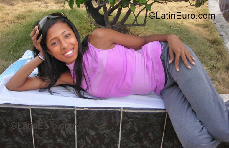 Date this cute Dominican Republic girl Ana from Barahona DO6961