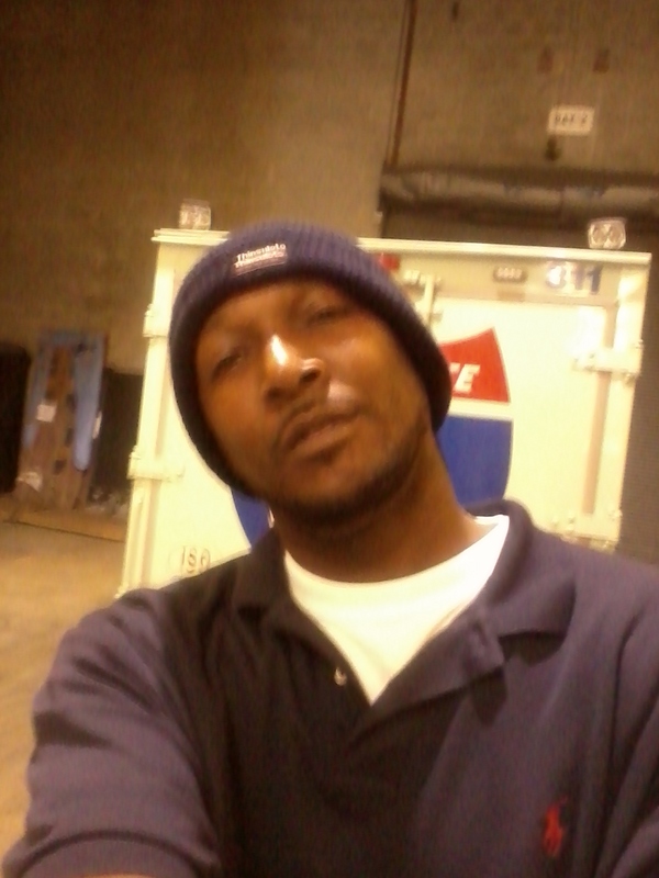 Date this athletic United States man Face from New York US9244