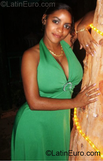 Date this hot Dominican Republic girl Roberci adely e from Santo Domingo DO7837