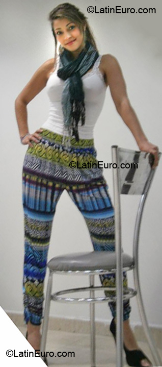Date this funny Colombia girl Yuliet from Bogota CO6669