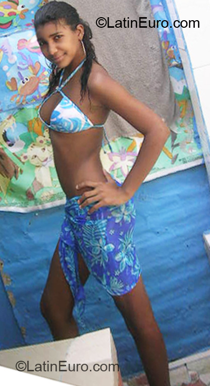 Date this sultry Dominican Republic girl Bella from La Vega DO7139