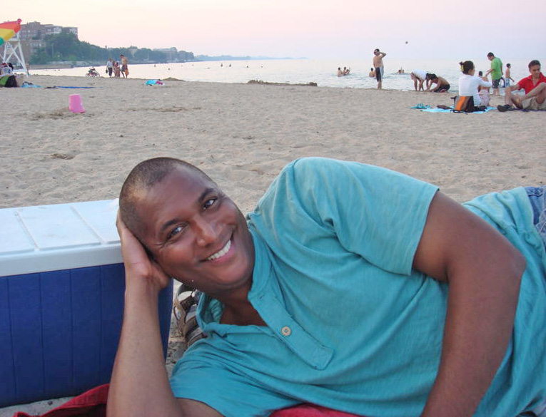 Date this lovely United States man Lu from Chicago US9325