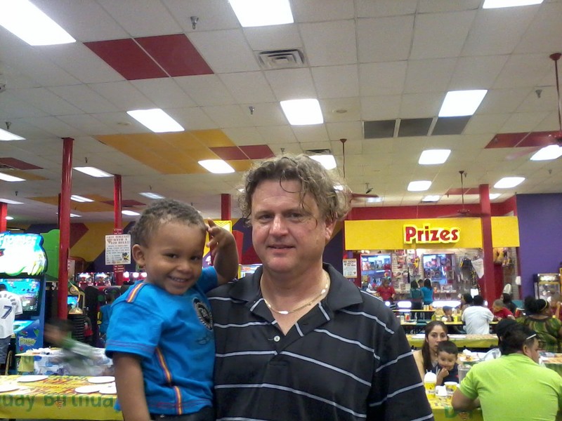 Date this pretty United States man RJ from Dallas US9344