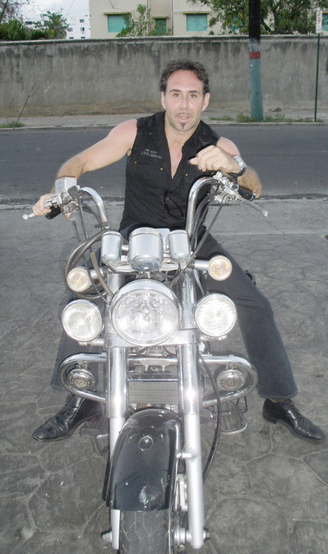 Date this delightful Dominican Republic man Mario from Santo Domingo DO7197