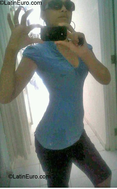 Date this athletic Dominican Republic girl Angelica Maria from Santo Domingo DO7216
