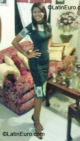 Date this funny Dominican Republic girl DO7220 from Haina DO7220