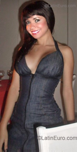 Date this hard body Colombia girl Cathyg84 from Cartagena CO6755