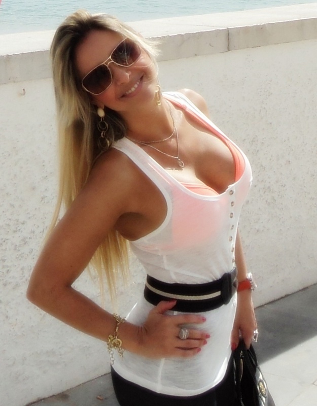 Date this athletic Brazil girl Andreia from Vitoria BR5069