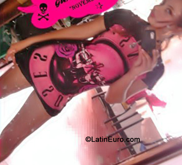 Date this cute Colombia girl Aura Maria from Cali CO7283