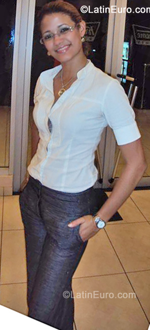 Date this stunning Dominican Republic girl Ana from Bonao DO7278