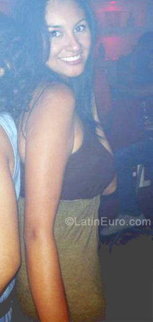 Date this georgeous Colombia girl Erika from Cali CO18354