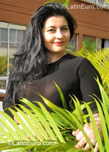 Date this passionate Colombia girl Pahola from Pailitas CO6824