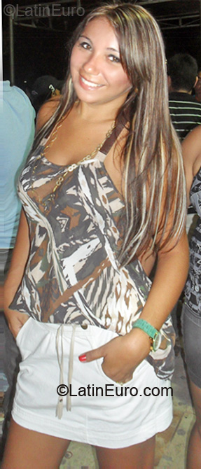 Date this charming Brazil girl Tatiane from Fortaleza BR5151