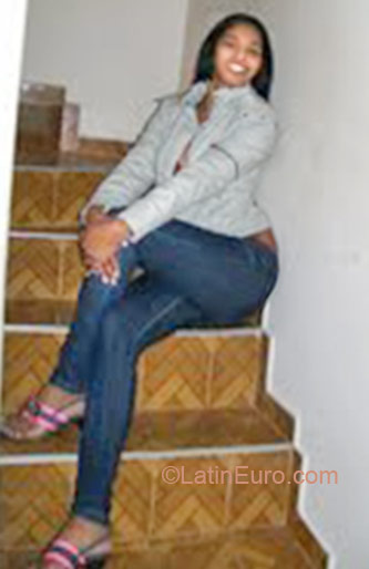 Date this charming Brazil girl Michelle from Sao Paulo BR5207