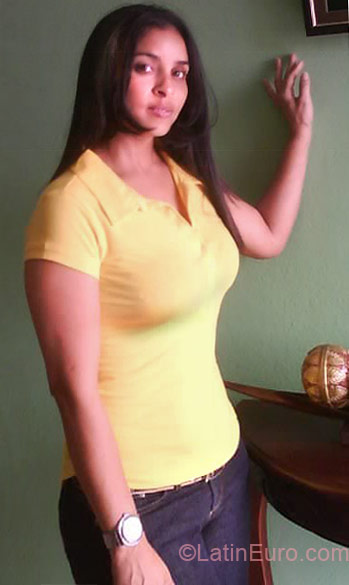 Date this delightful Dominican Republic girl Aracelis from Santiago DO7527