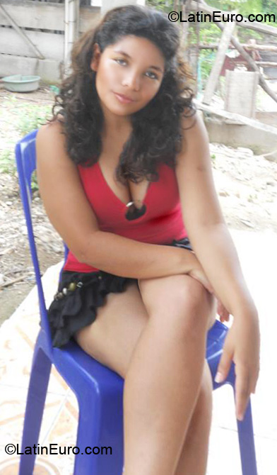 Date this georgeous Honduras girl Julissa from Comayagua HN328