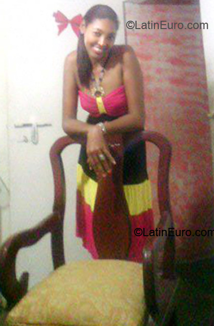 Date this hot Dominican Republic girl Cristina from Santo Domingo DO8190