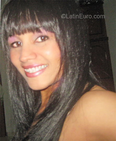 Date this beautiful Brazil girl Alessandra from Limeira BR5305