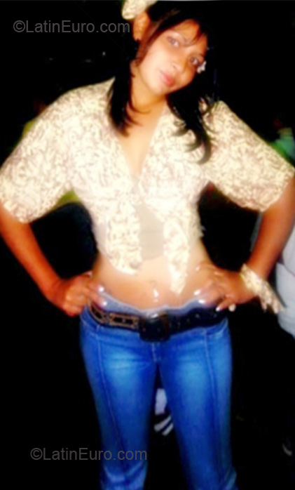 Date this charming Brazil girl Ilenia from Cascavel BR5307