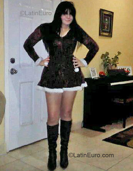 Date this sultry Honduras girl Daniela from La Ceiba HN325