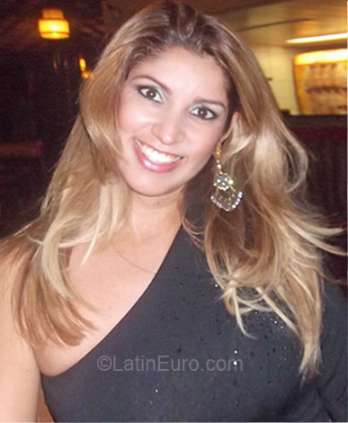 Date this delightful Brazil girl Fatima from Salvador BR5332