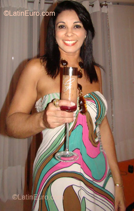 Date this happy Brazil girl Gizeli from Vitoria BR5345