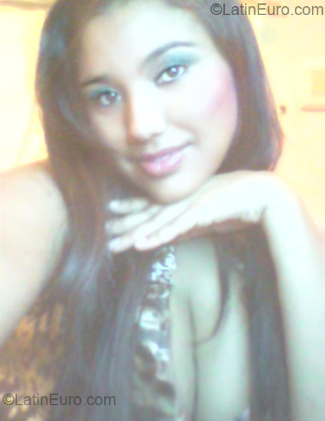 Date this happy Brazil girl Josiane from Manaus BR5346
