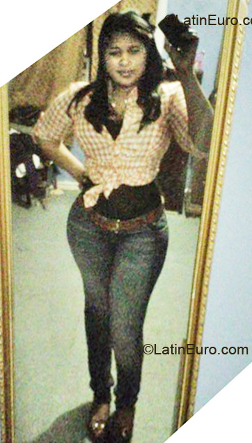 Date this attractive United States girl Dary from New York US9881