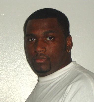 Date this nice looking United States man Tony from Indianapolis US9895