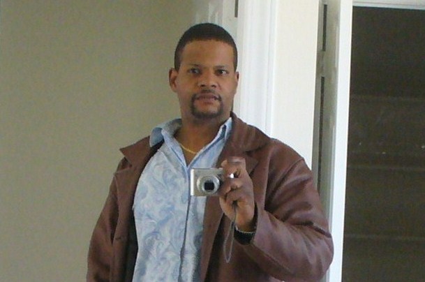 Date this good-looking United States man Ronald from Greensboro US10058