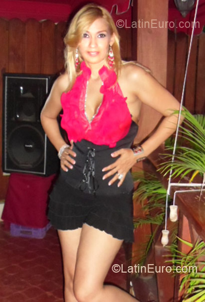 Date this delightful Dominican Republic girl Elizabeth from Santo Domingo DO20566