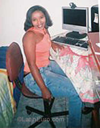 Date this voluptuous Brazil girl Lucia from Brasilia BR5532