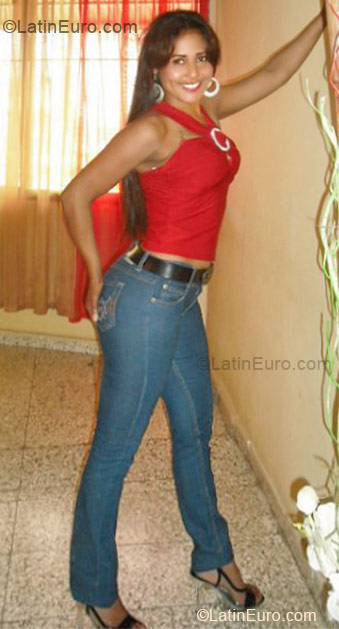 Date this attractive Dominican Republic girl Yuberkis from Santiago DO7905