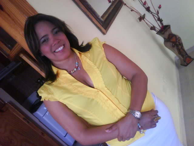 Date this beautiful Dominican Republic girl Emprendora from Santo Domingo DO7954