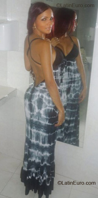 Date this voluptuous Colombia girl Sandra from Cartagena CO7260