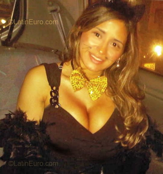 Date this pretty Colombia girl Marcela from Bogota CO7314
