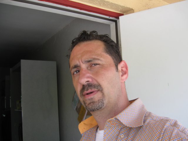 Date this tall United States man Guillermo from Pompano US10456