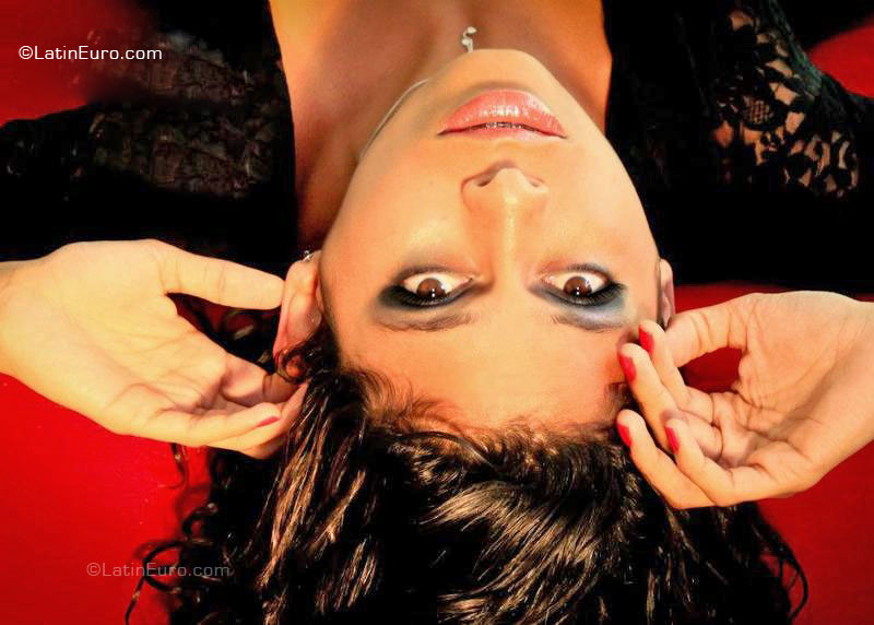 Date this hard body Brazil girl Eduarda from Ilheus BR6139