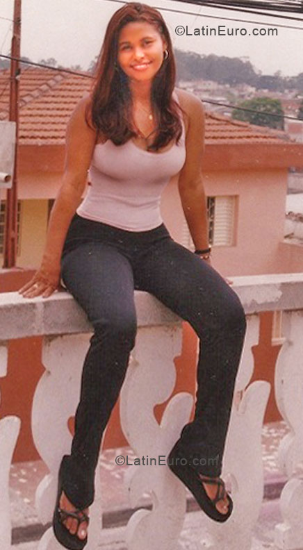 Date this nice looking Brazil girl Maria Reis from Sao Paulo BR5869