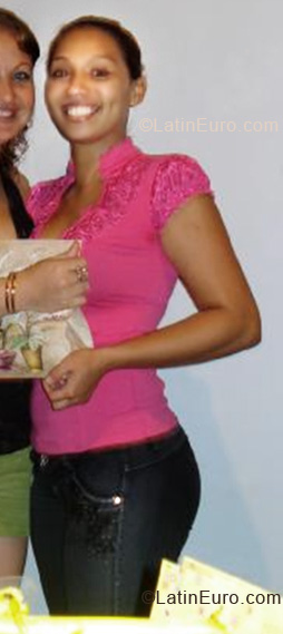 Date this happy Ecuador girl Geovana from Quito EC137