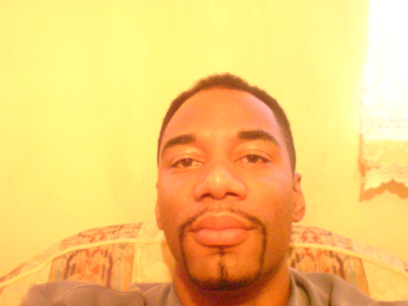Date this tall United Kingdom man DarrylT from London GB550