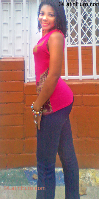 Date this hard body Colombia girl Patricia from Cali CO7566