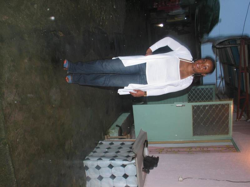 Date this attractive Cameroon girl Gaelle from Douala CM113