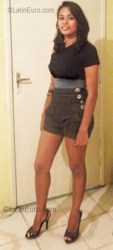 Date this athletic Brazil girl Rogeria from Salvador BR5833