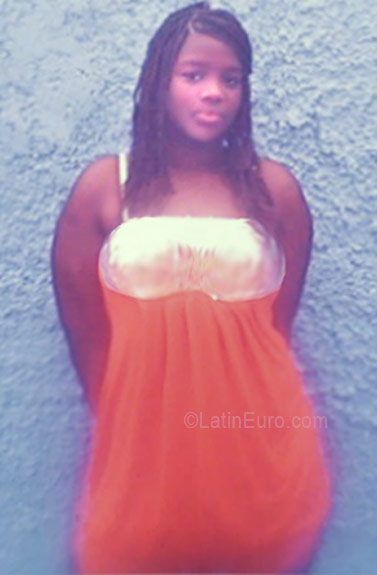 Date this exotic Dominican Republic girl ESTEFANY from Santo Domingo DO8335