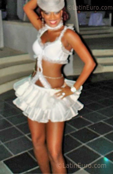 Date this gorgeous Brazil girl Berenice from Recife BR5847