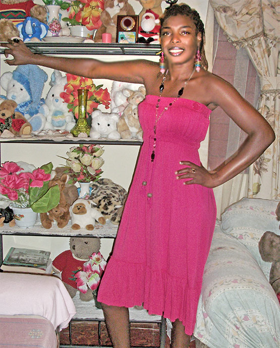 Date this foxy Jamaica girl Gordalee from Kingston JM310