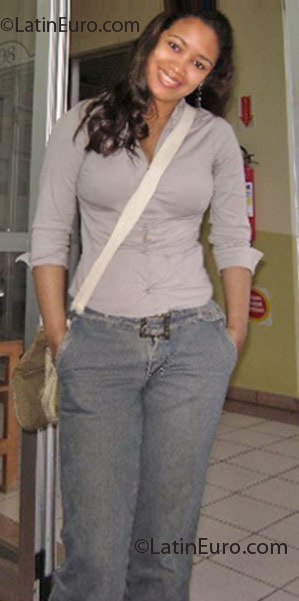 Date this lovely Brazil girl Francilene from Blumenau BR5886