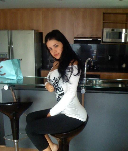 Date this foxy Colombia girl Evanyelyn from Bogota CO16122