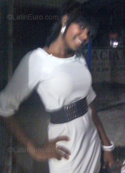 Date this passionate Dominican Republic girl Pamela from Santo Domingo DO8581